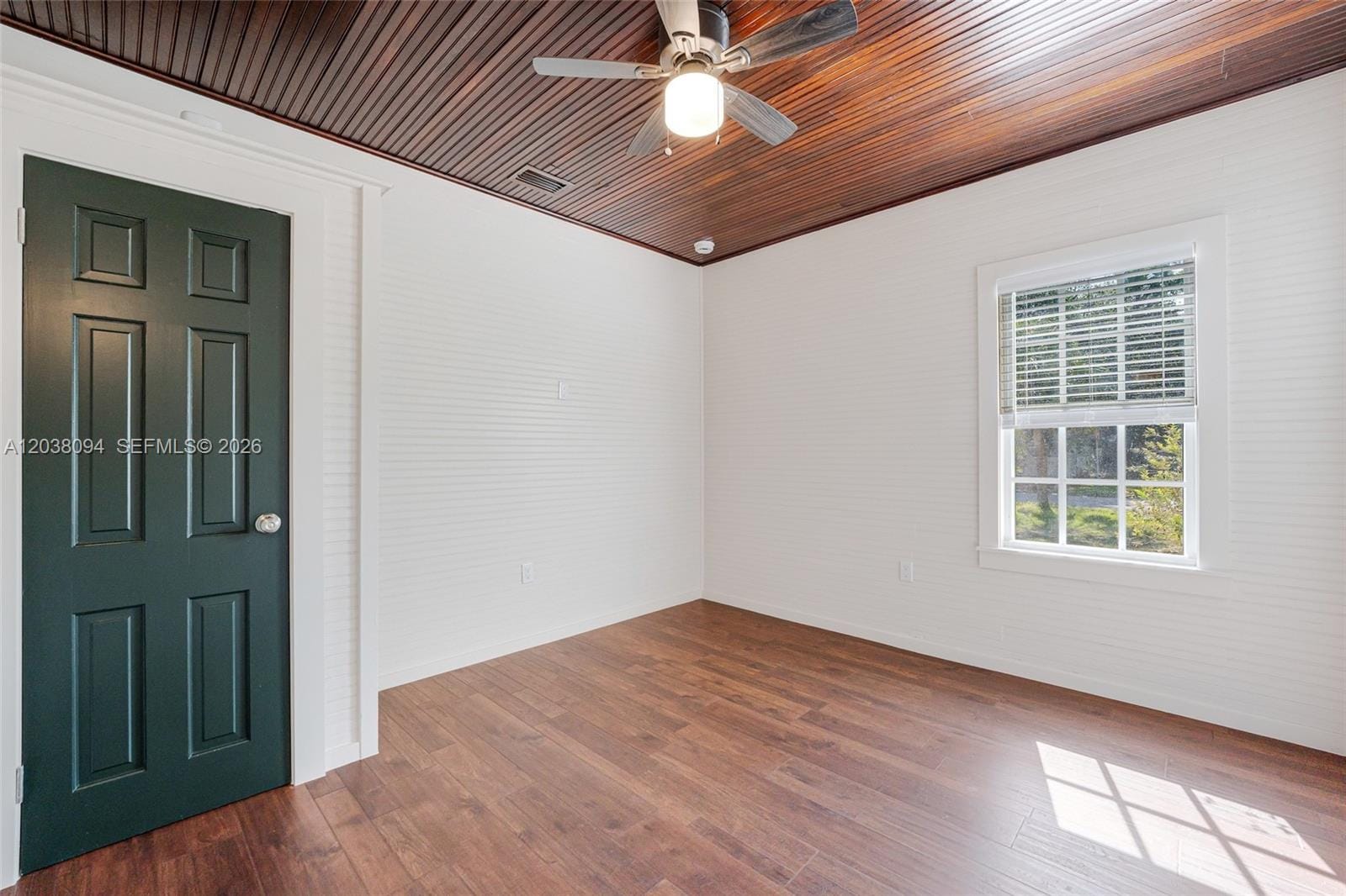 3826 Oak Avenue 3826 — photo 7
