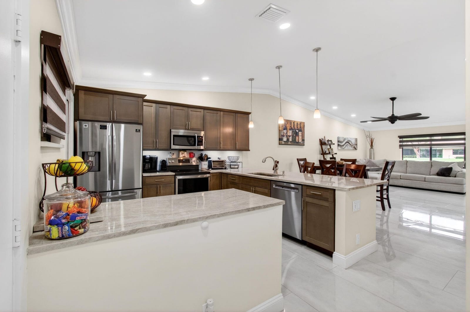 8310 Springlake Drive — photo 4