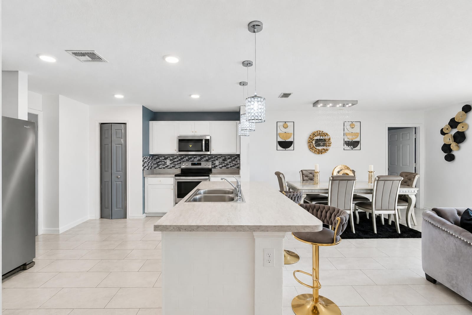 1122 SW Del Rio Boulevard — photo 9