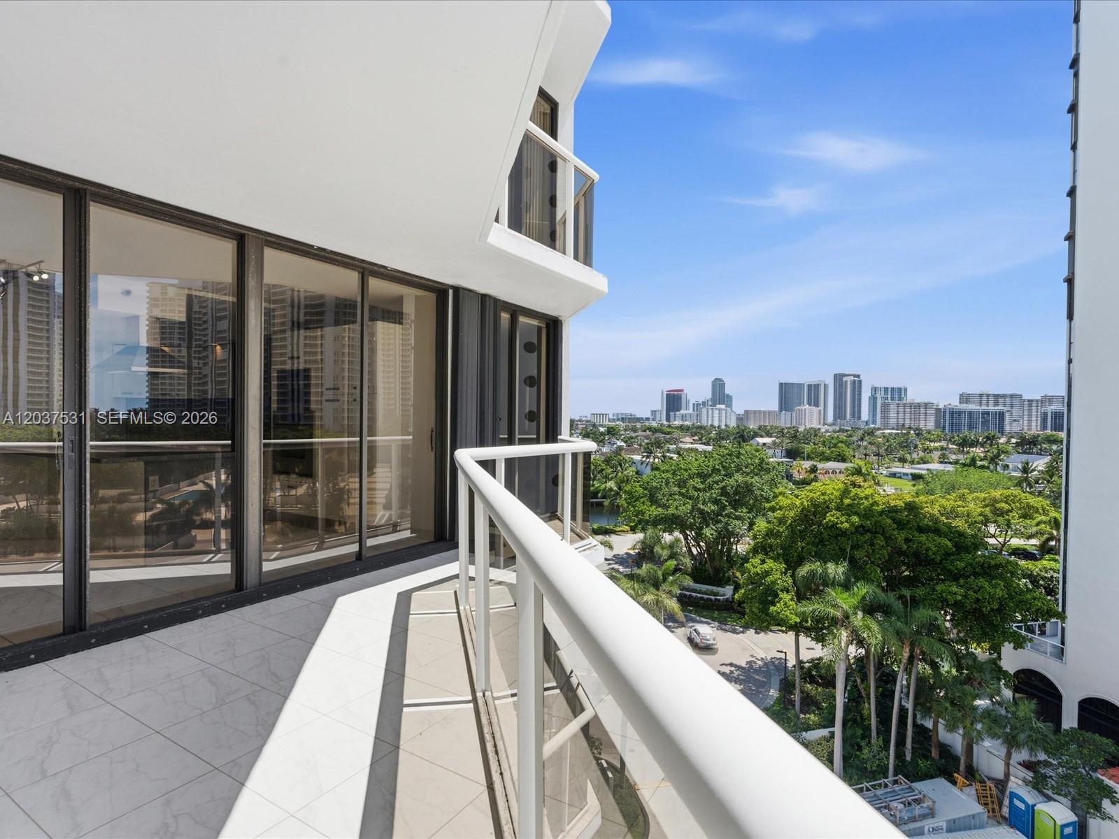 3610 Yacht Club Drive 702 — photo 2