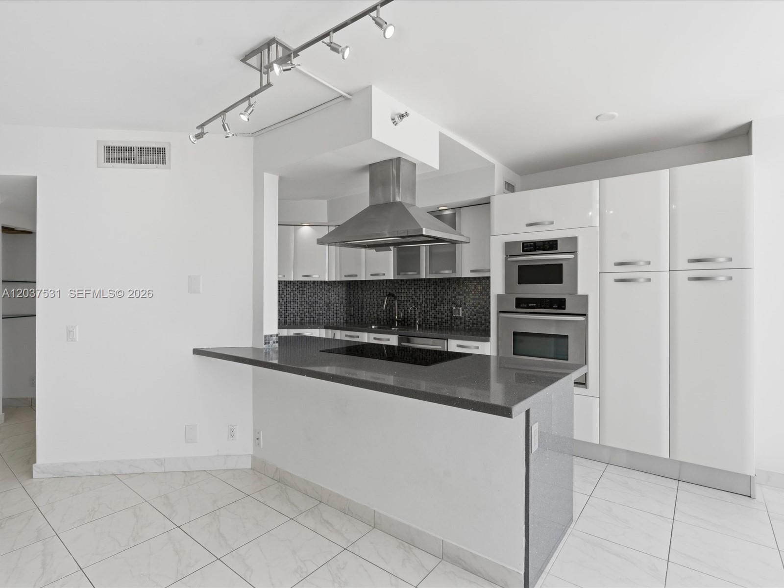 3610 Yacht Club Drive 702 — photo 11