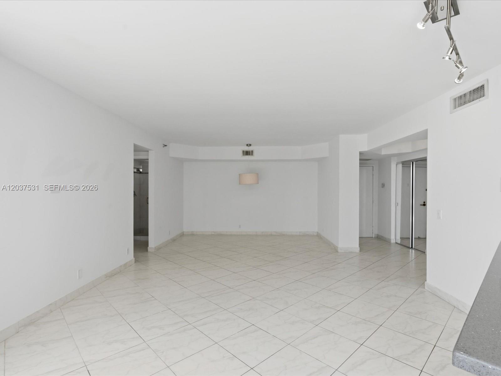 3610 Yacht Club Drive 702 — photo 5