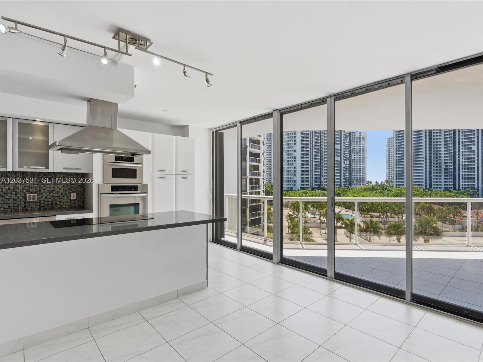 3610 Yacht Club Drive 702 — photo 10