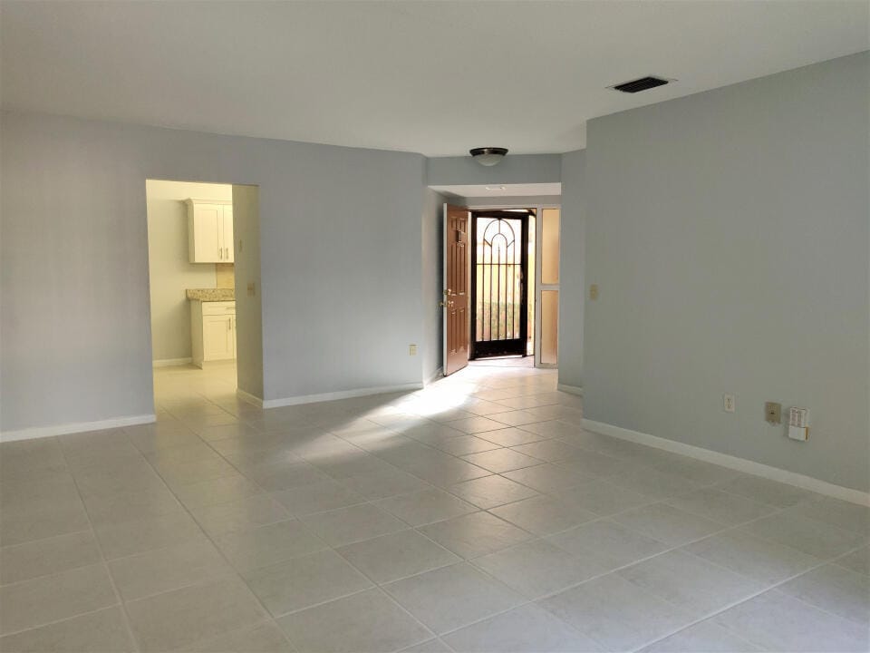 5139 Europa Drive H — photo 2