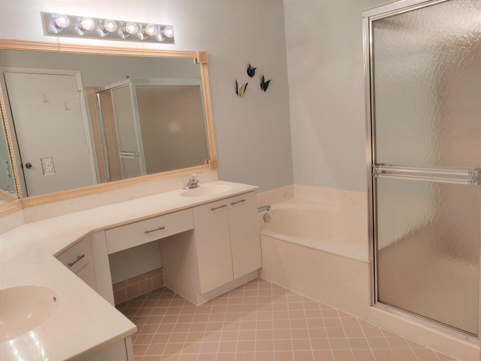 5139 Europa Drive H — photo 4