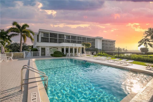 3792 NE Ocean Boulevard 111N, Jensen Beach, FL 34957