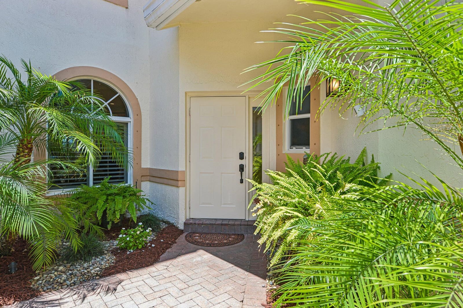 692 W Palm Aire Drive — photo 4