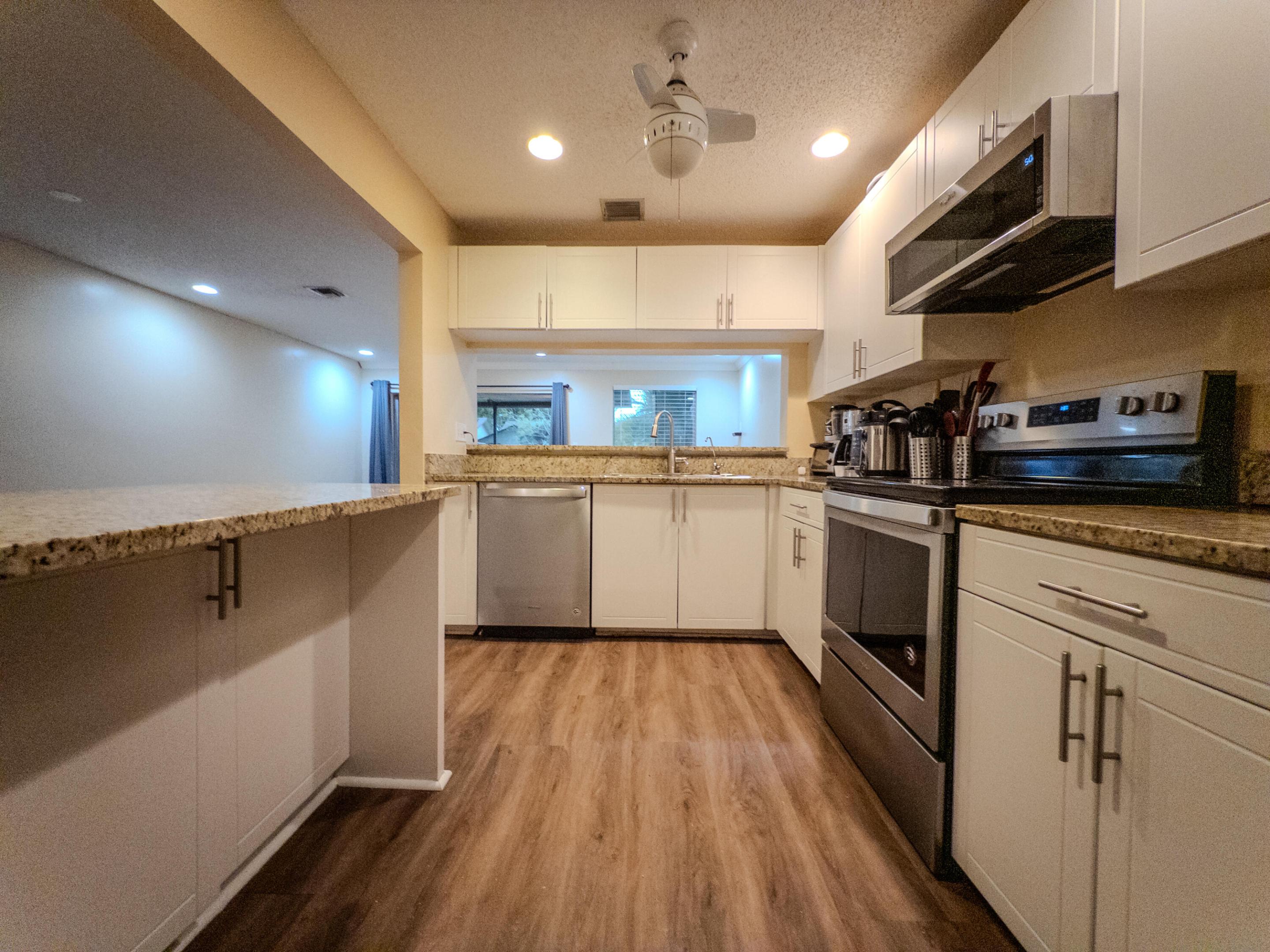 2011 E Discovery Cir E, Deerfield Beach, FL 33442, Deerfield Beach