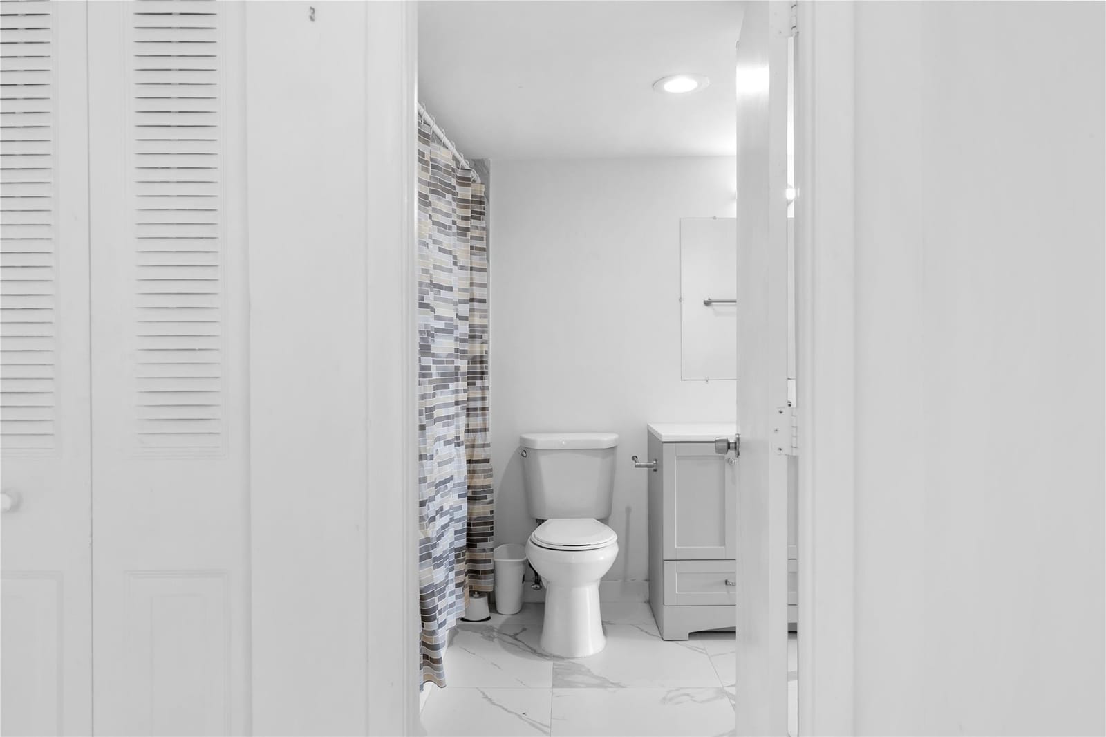 4164 Inverrary Drive 412, Lauderhill, FL 33319 photo 8