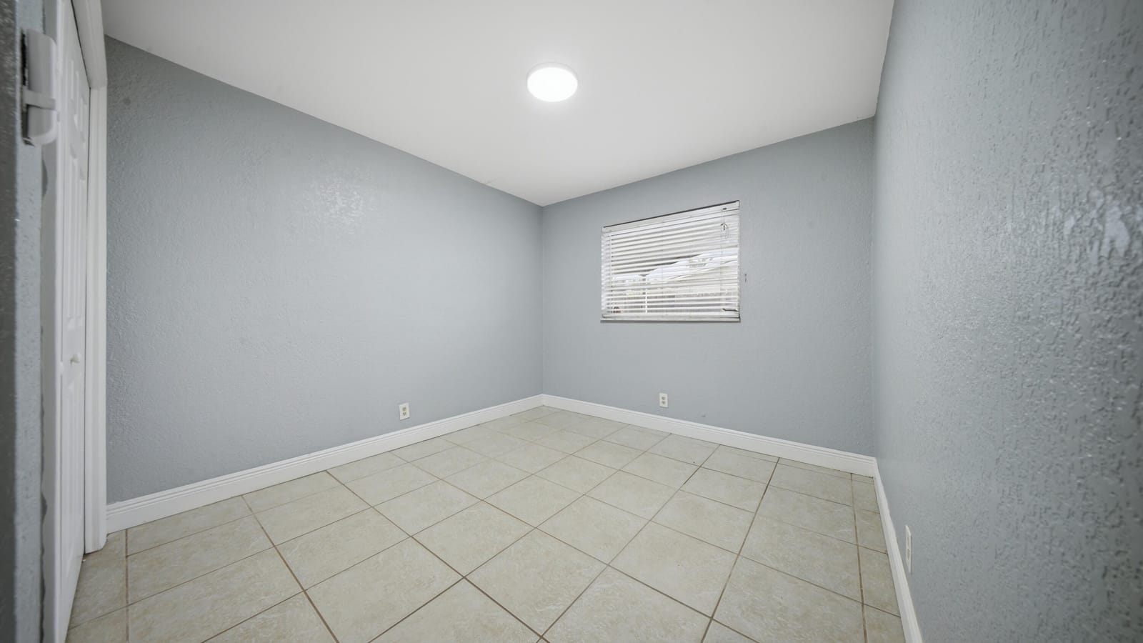 4681 SW 43rd Terrace 2 — photo 8