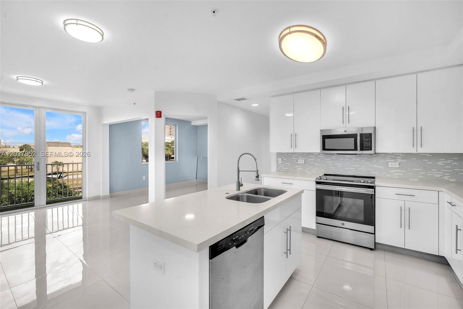 2651 NE 212th Terrace 301, Miami, FL 33180, Miami