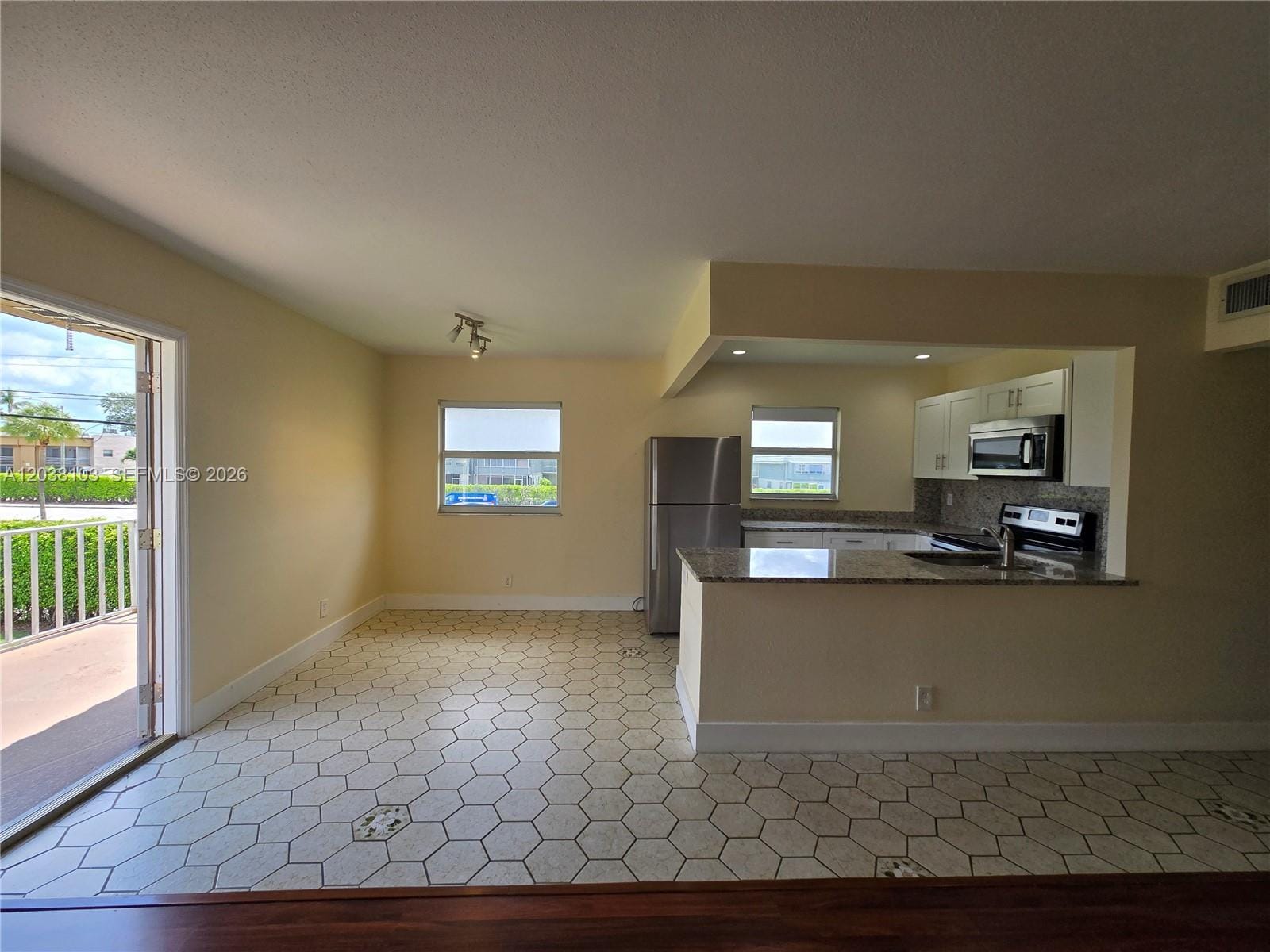 121 Saxony C 121, Delray Beach, FL 33446 photo 8