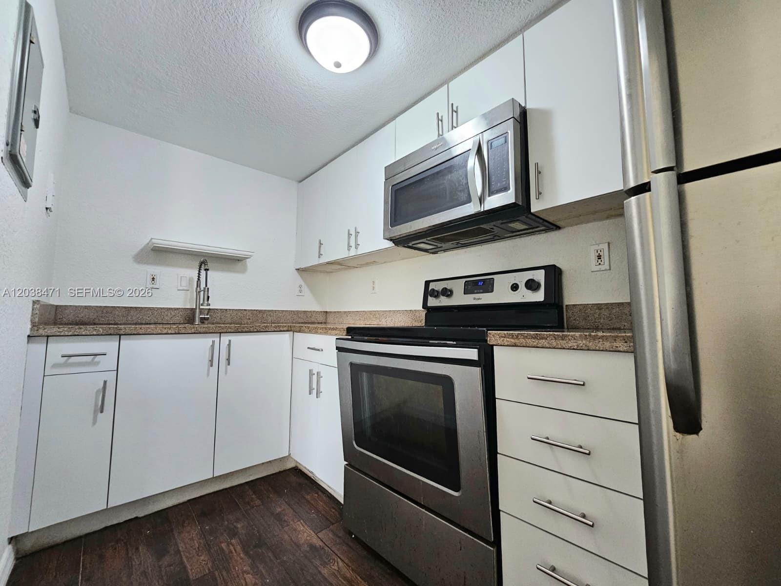 300 NW 84th Terrace 300 — photo 5