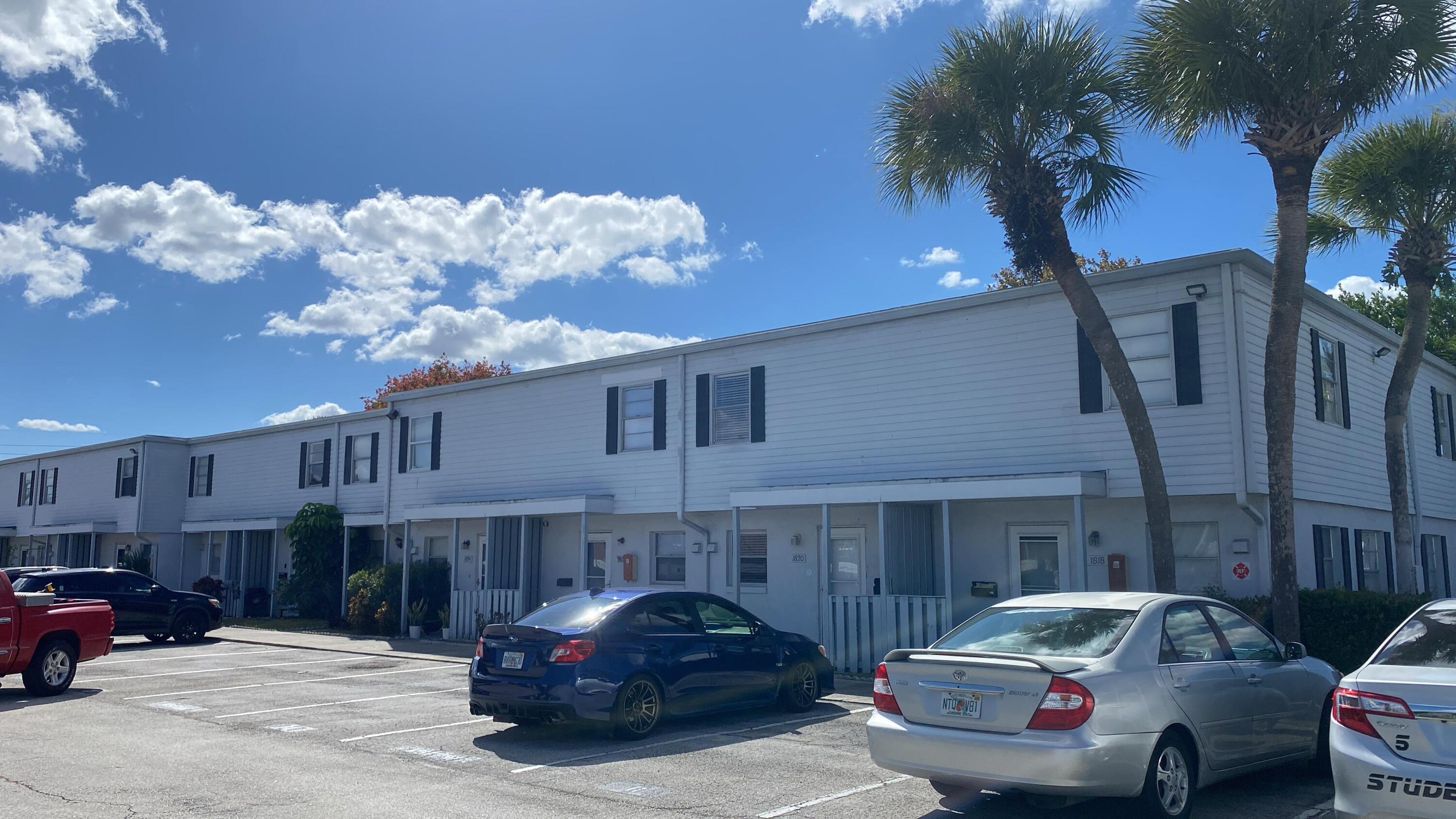 1820 Amberly Avenue T-10, Orlando, FL 32822, Orlando