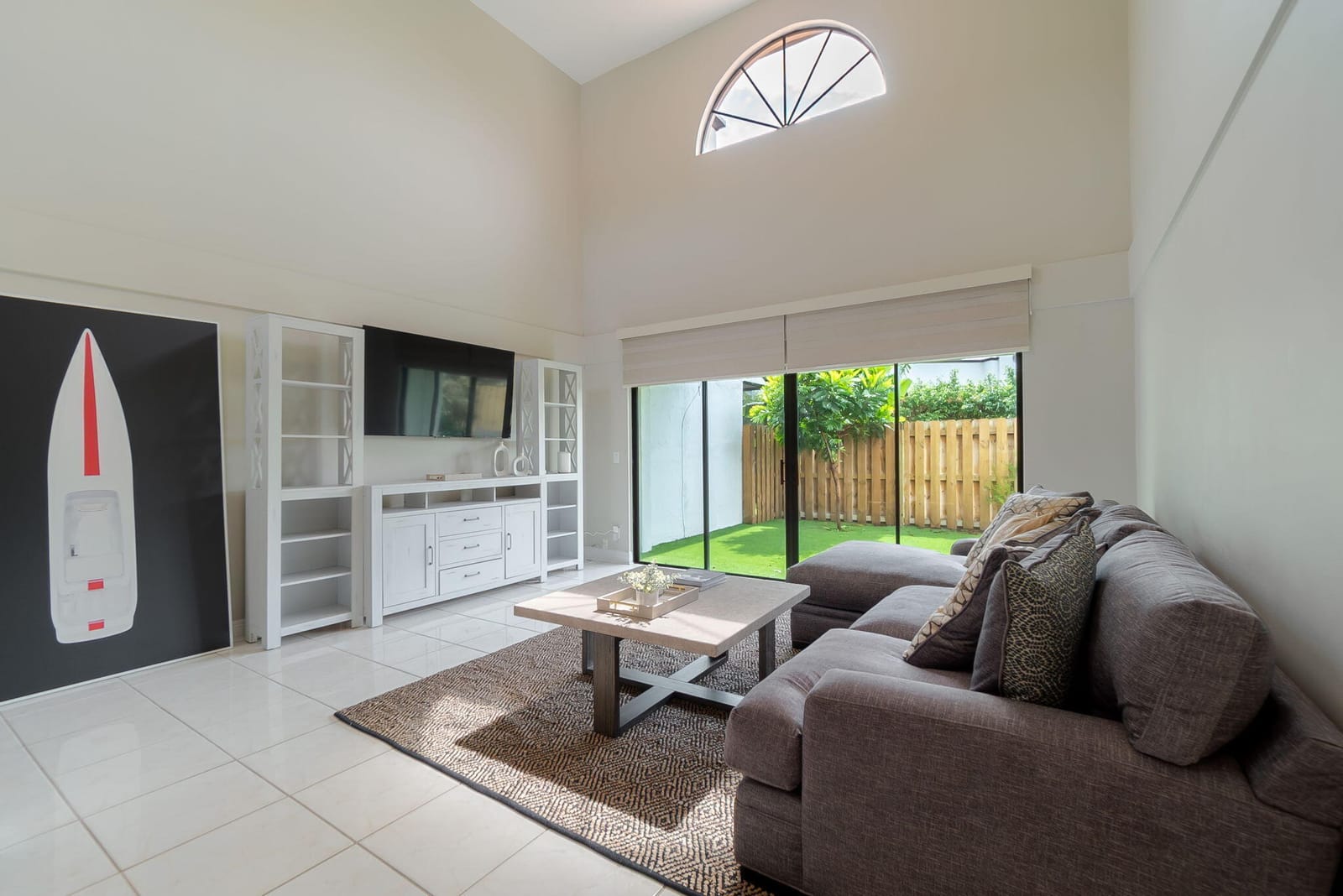 13547 Fountain View Boulevard — photo 1