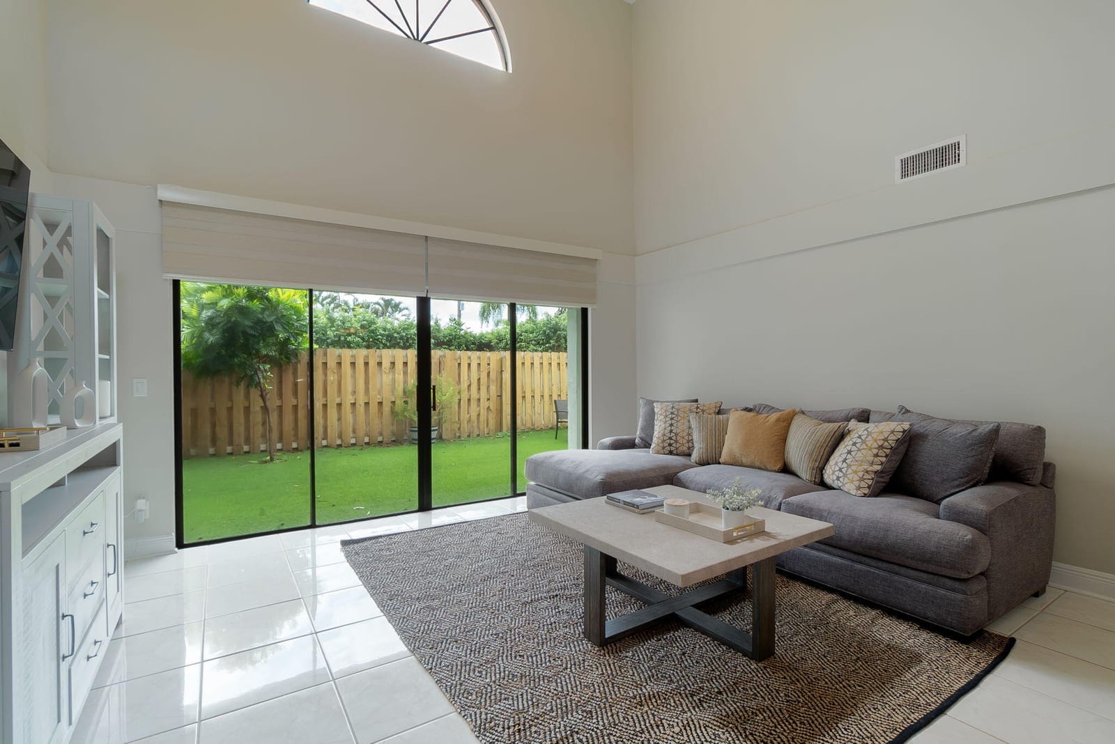 13547 Fountain View Boulevard — photo 4