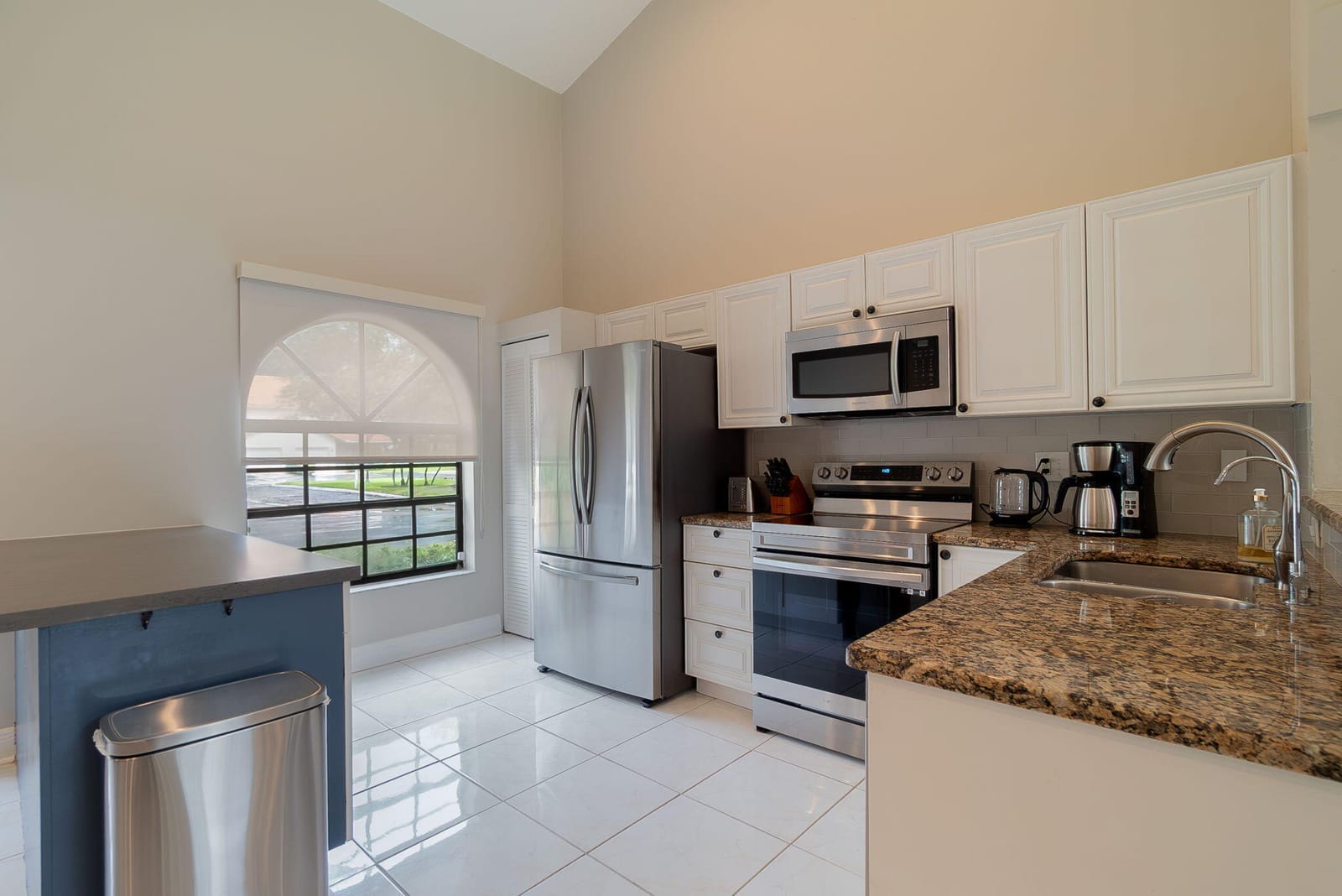 13547 Fountain View Boulevard — photo 8