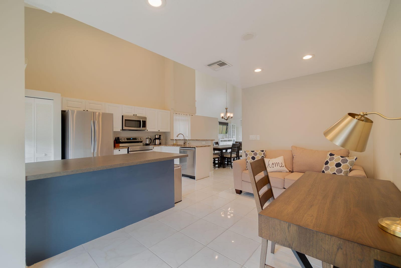 13547 Fountain View Boulevard — photo 10