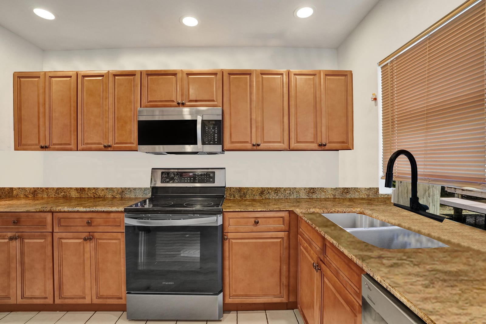 811 NW 43rd Avenue — photo 3
