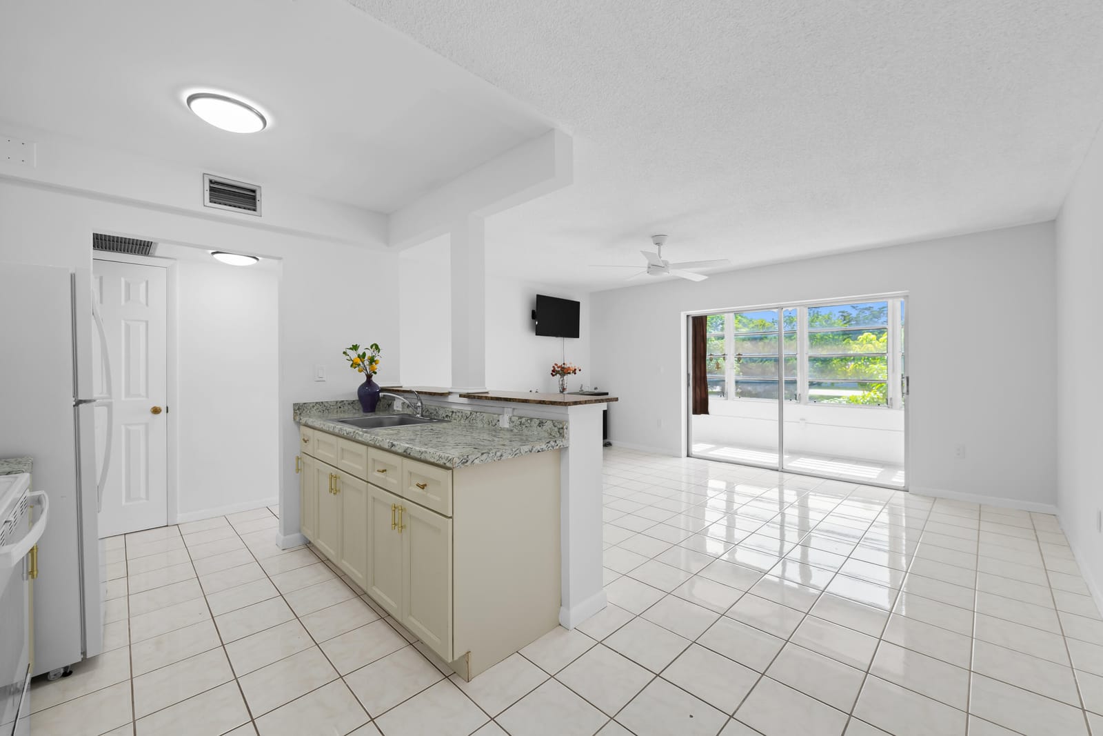 5190 E Sabal Palm Boulevard 209 — photo 2