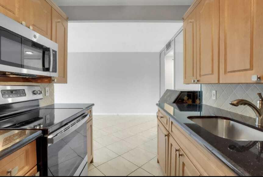 2053 Cornwall C — photo 1