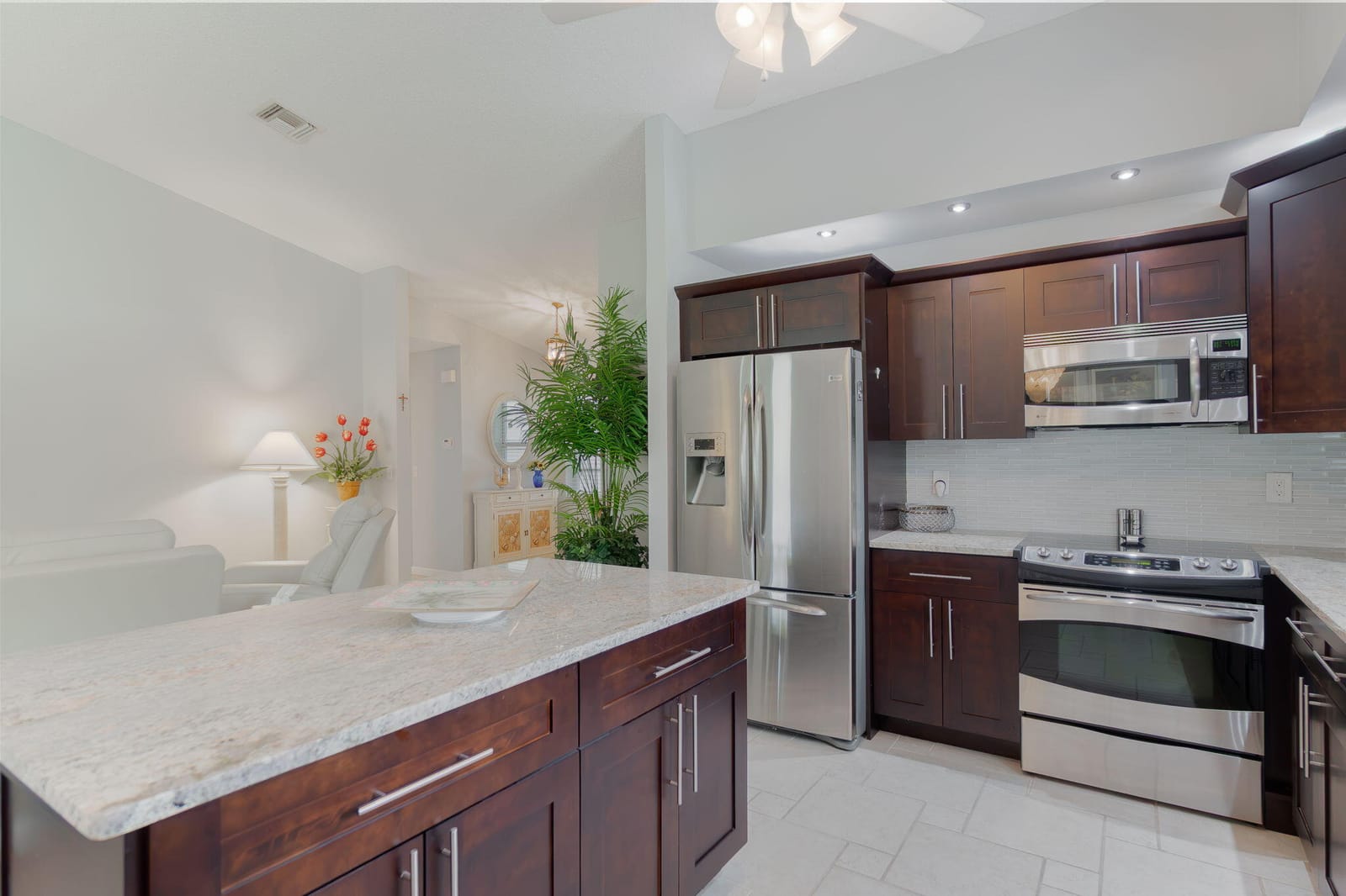5487 Crystal Anne Drive — photo 8