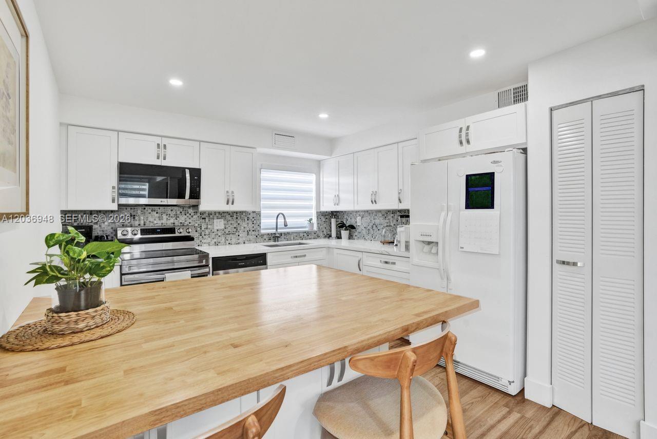 4555 SW 68th Ct Circle 111, Miami, FL 33155 photo 2