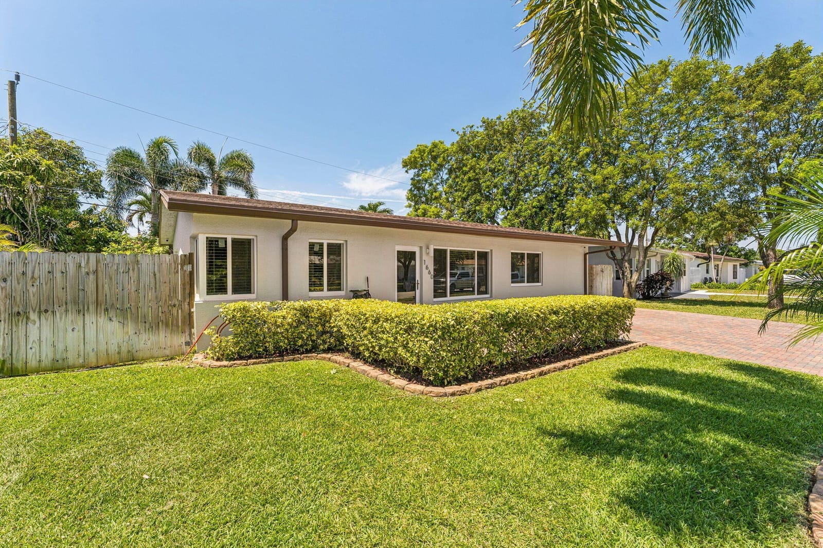 1660 NE 31st Court — photo 3