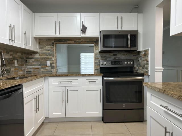 140 Lake Nancy Lane 115, West Palm Beach, FL 33411