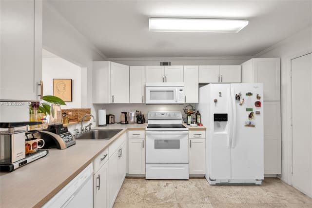 1020 Meridian Avenue 715, Admiral Towers, Miami Beach, FL