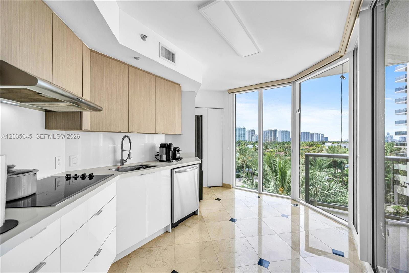 19333 Collins Avenue 709 — photo 4