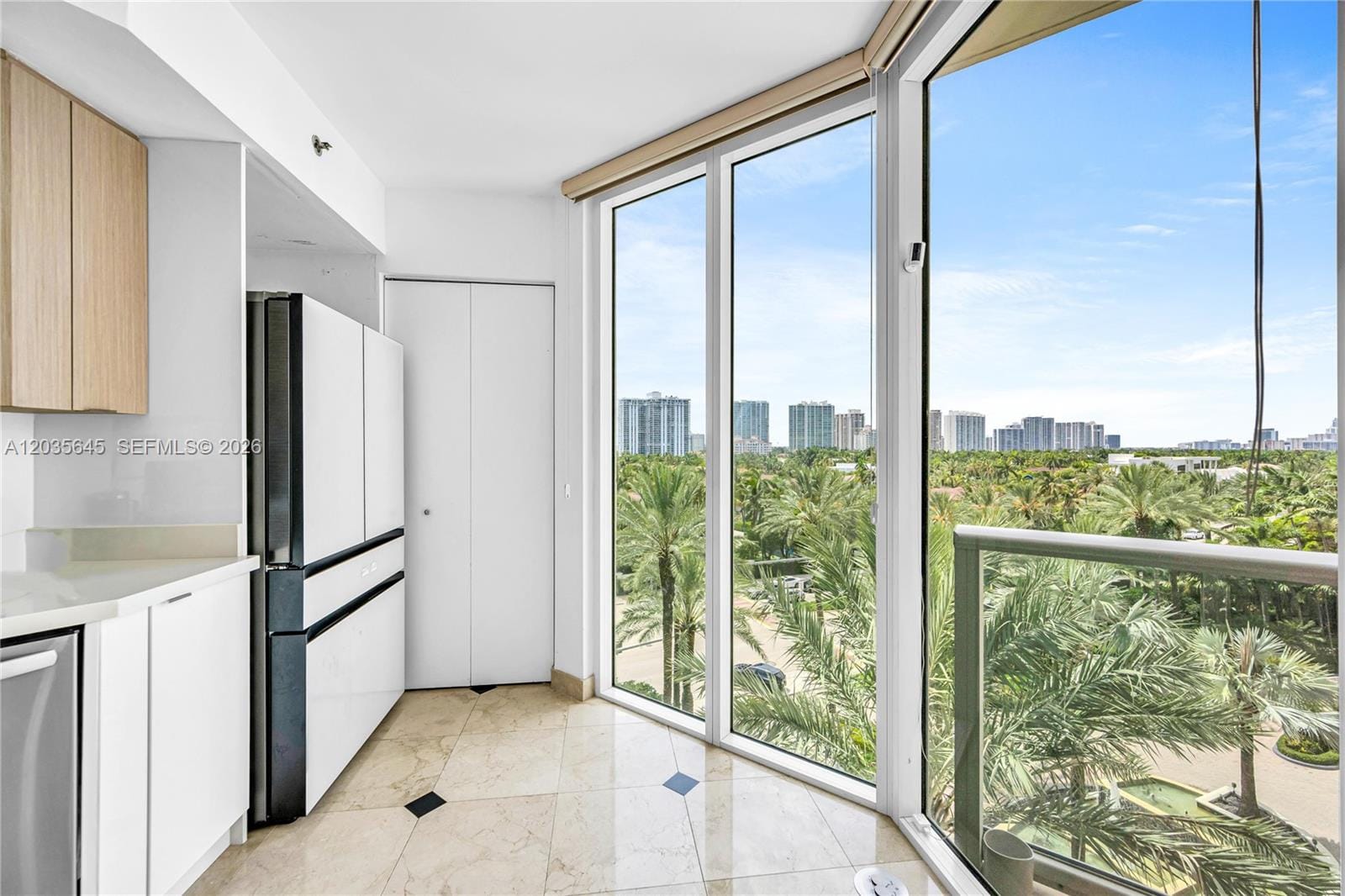19333 Collins Avenue 709 — photo 5