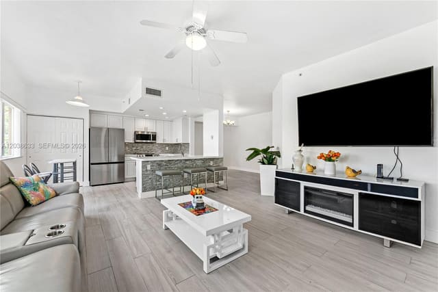 7715 Yardley Drive 303, Tamarac, FL 33321