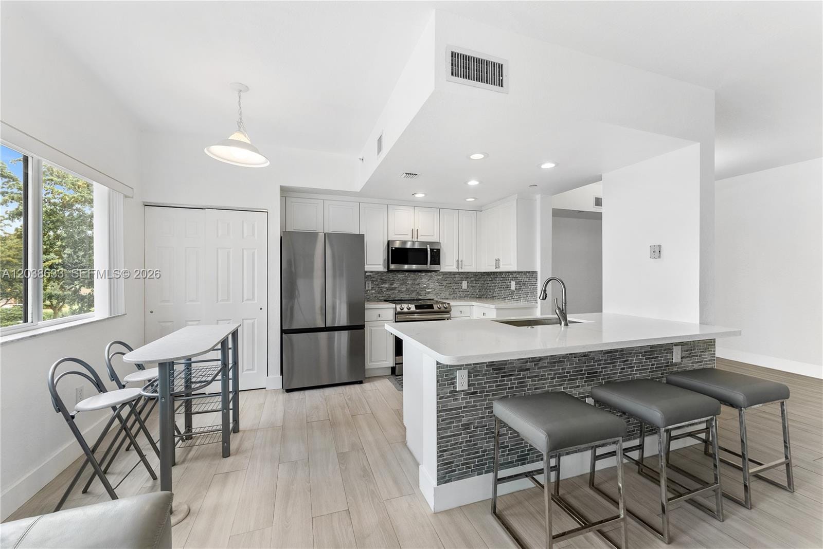 7715 Yardley Drive 303 — photo 2