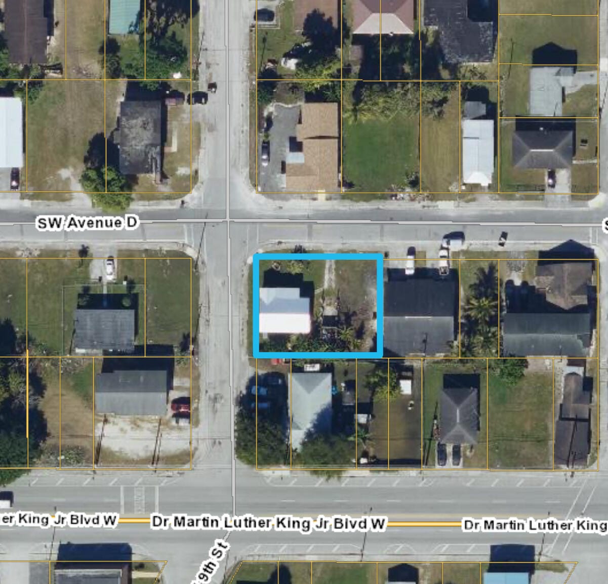 856 SW Ave D, Belle Glade, FL 33430 photo 2