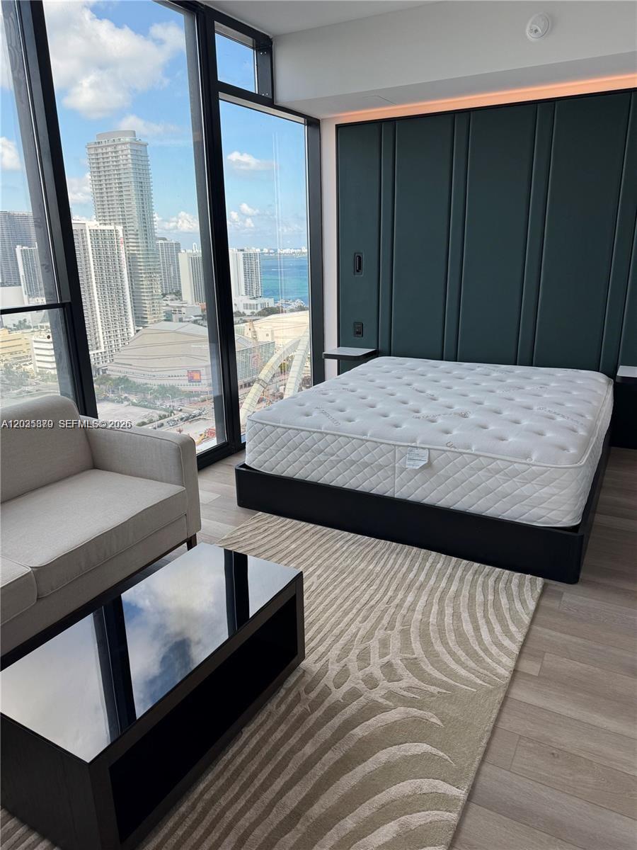 20 NE 11 3303a 3303A, Miami, FL 33132, Miami