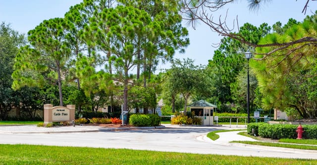 8325 Mulligan Circle, Port St. Lucie, FL 34986