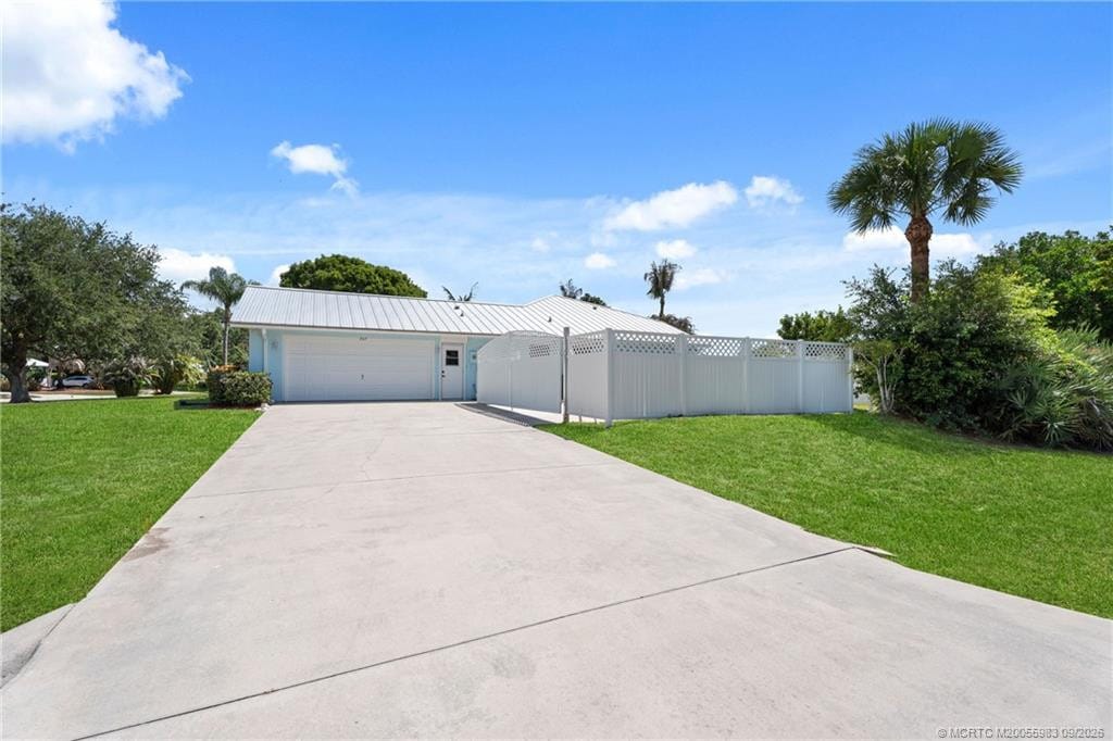 507 NE Silver Oak Terrace, Jensen Beach, FL 34957 photo 2