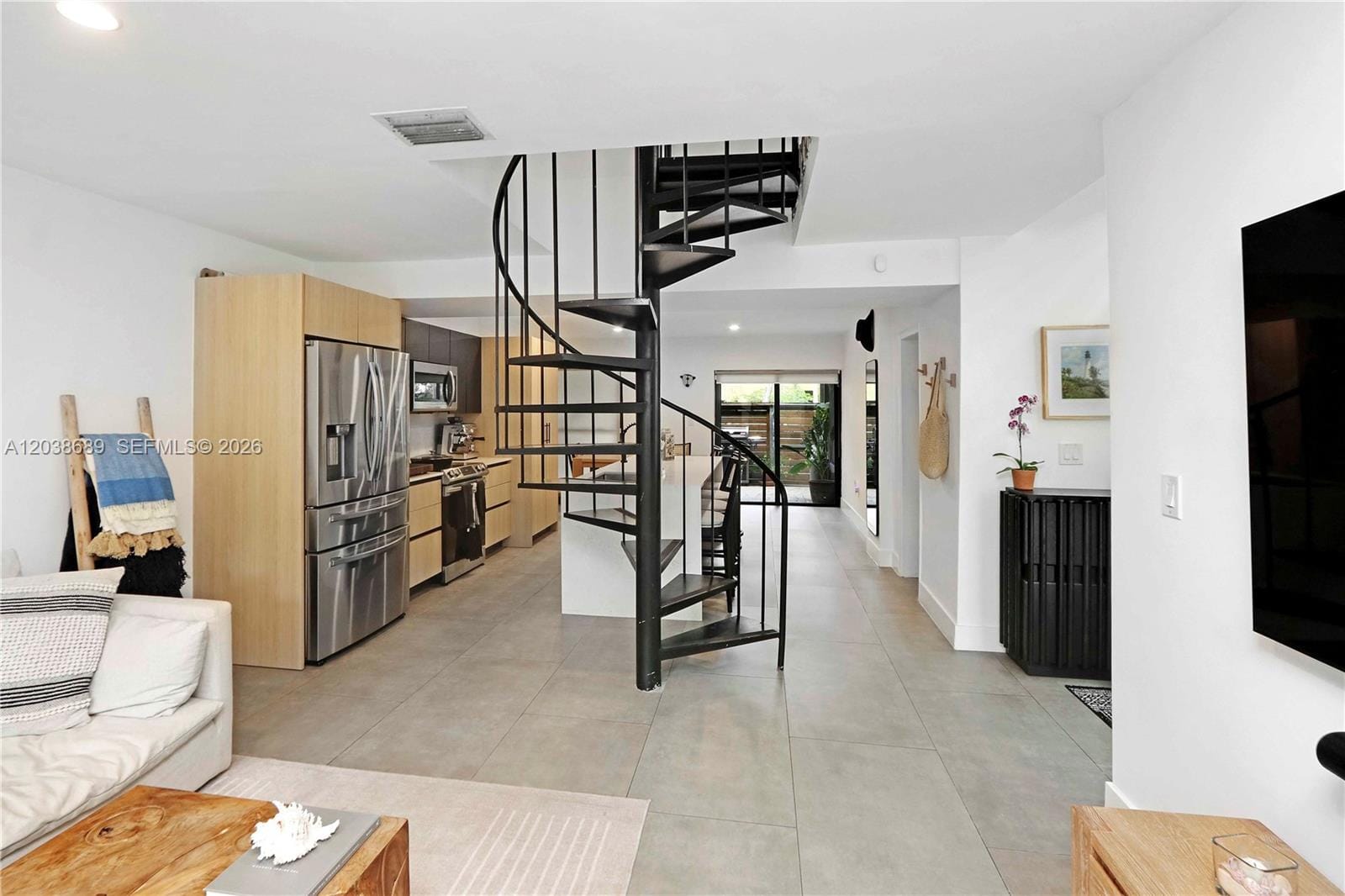 3138 Mary Street 3138 — photo 8