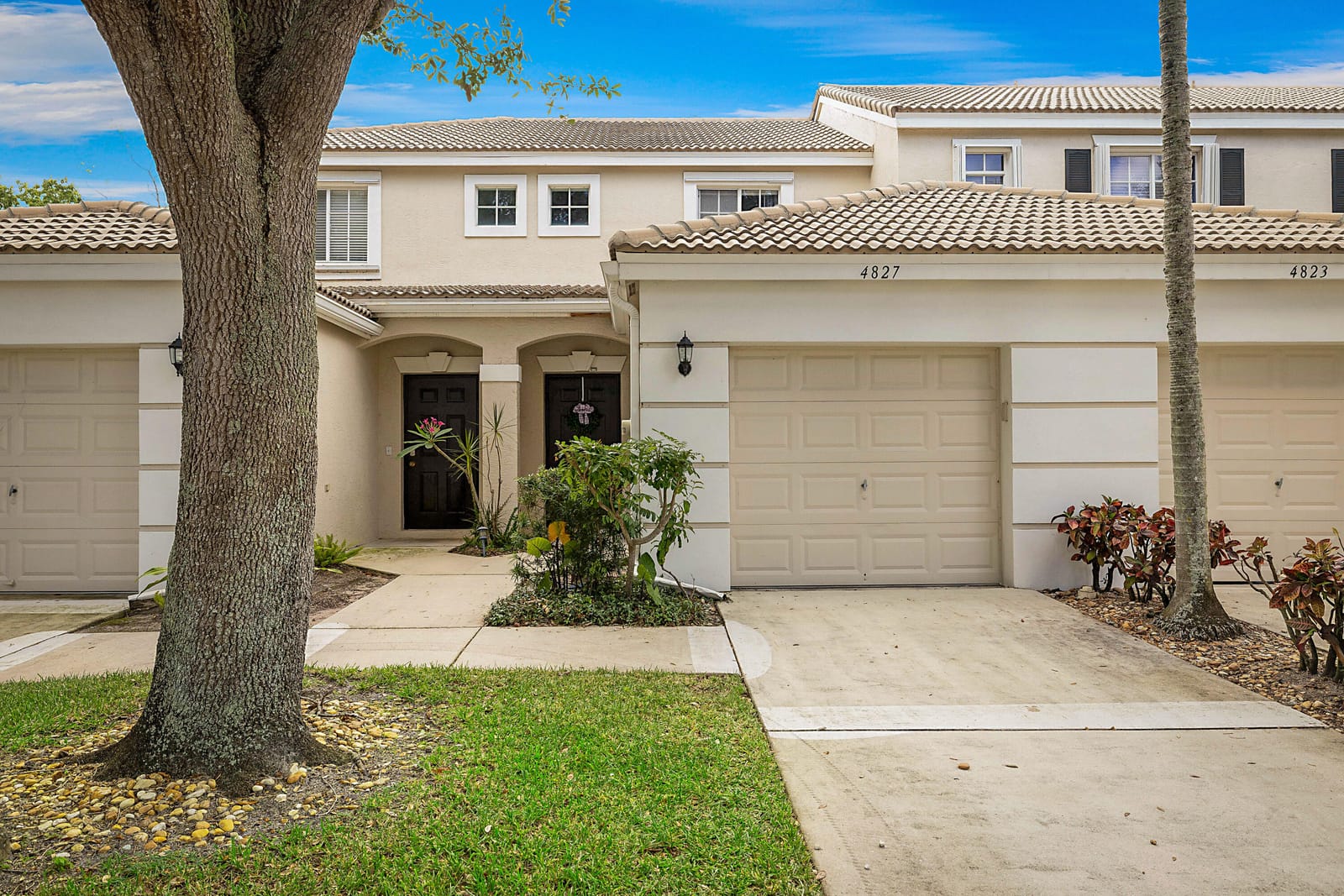 4827 Palmbrooke Circle — photo 1
