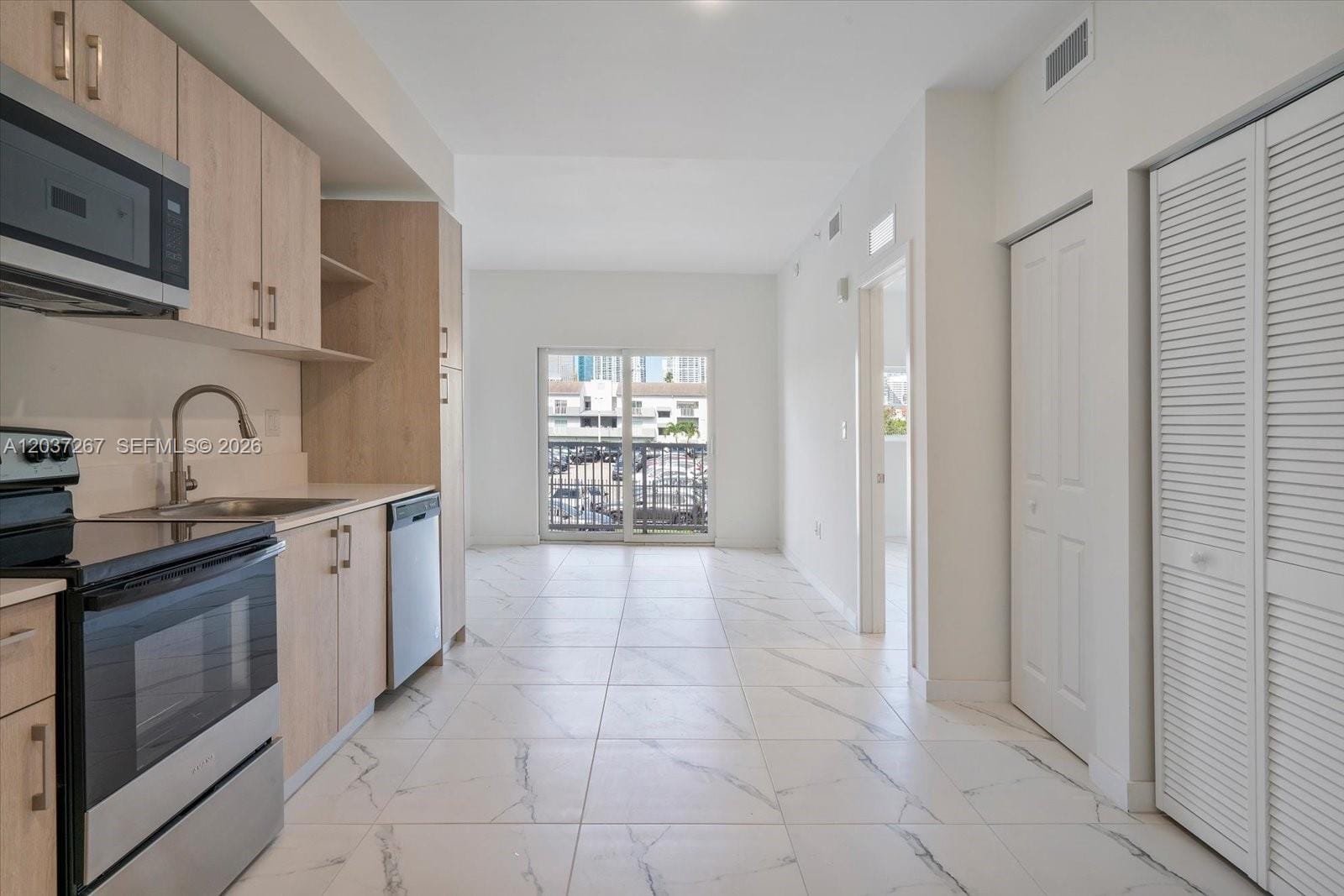 420 SW 7th Avenue 204 — photo 2