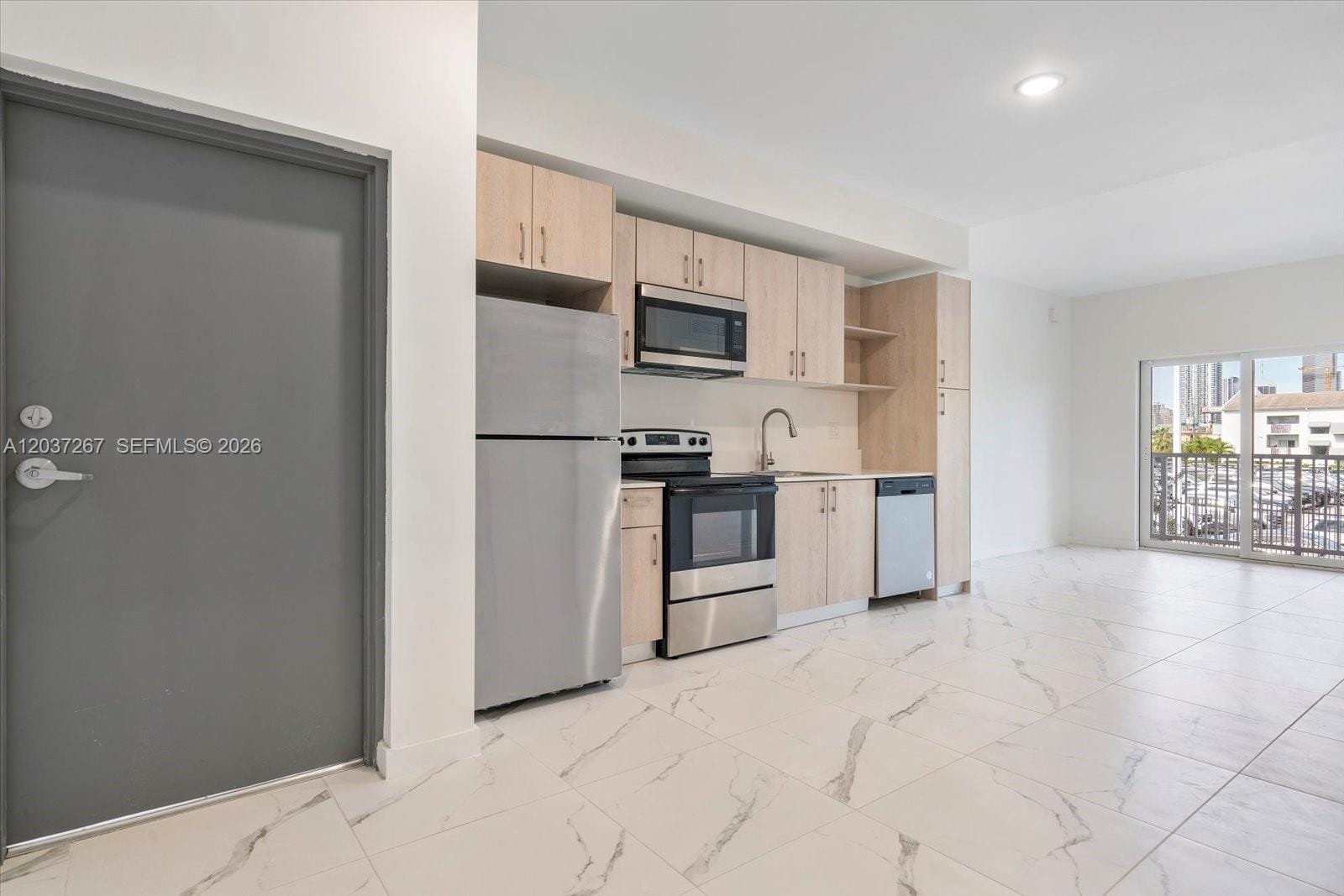 420 SW 7th Avenue 204 — photo 4