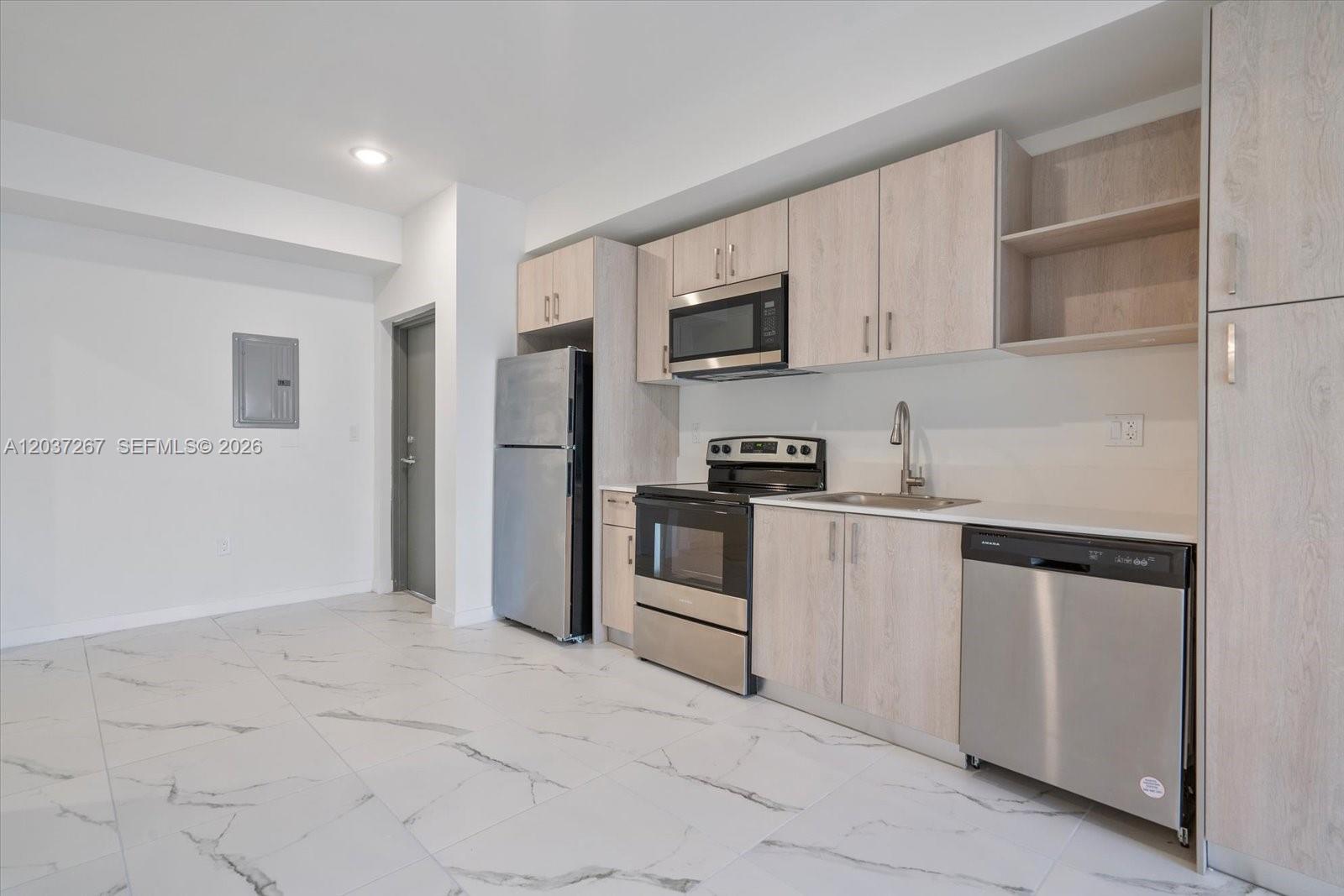 420 SW 7th Avenue 204, Miami, FL 33130, Miami