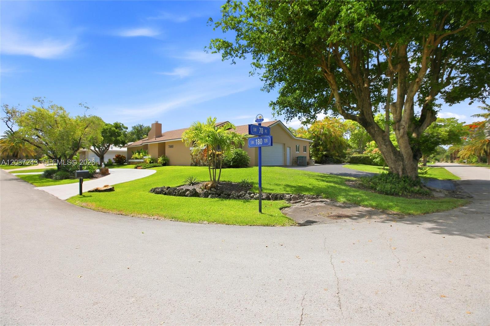 7880 SW 180th Terrace — photo 3