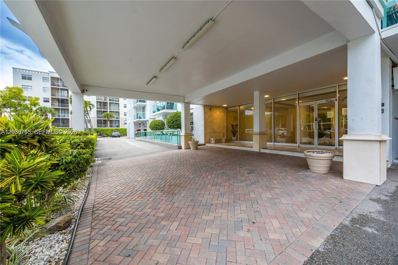 2841 NE 163rd Street 704, North Miami Beach, FL 33160 photo 20