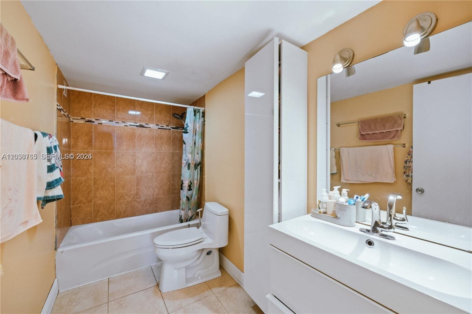 2841 NE 163rd Street 704 — photo 8
