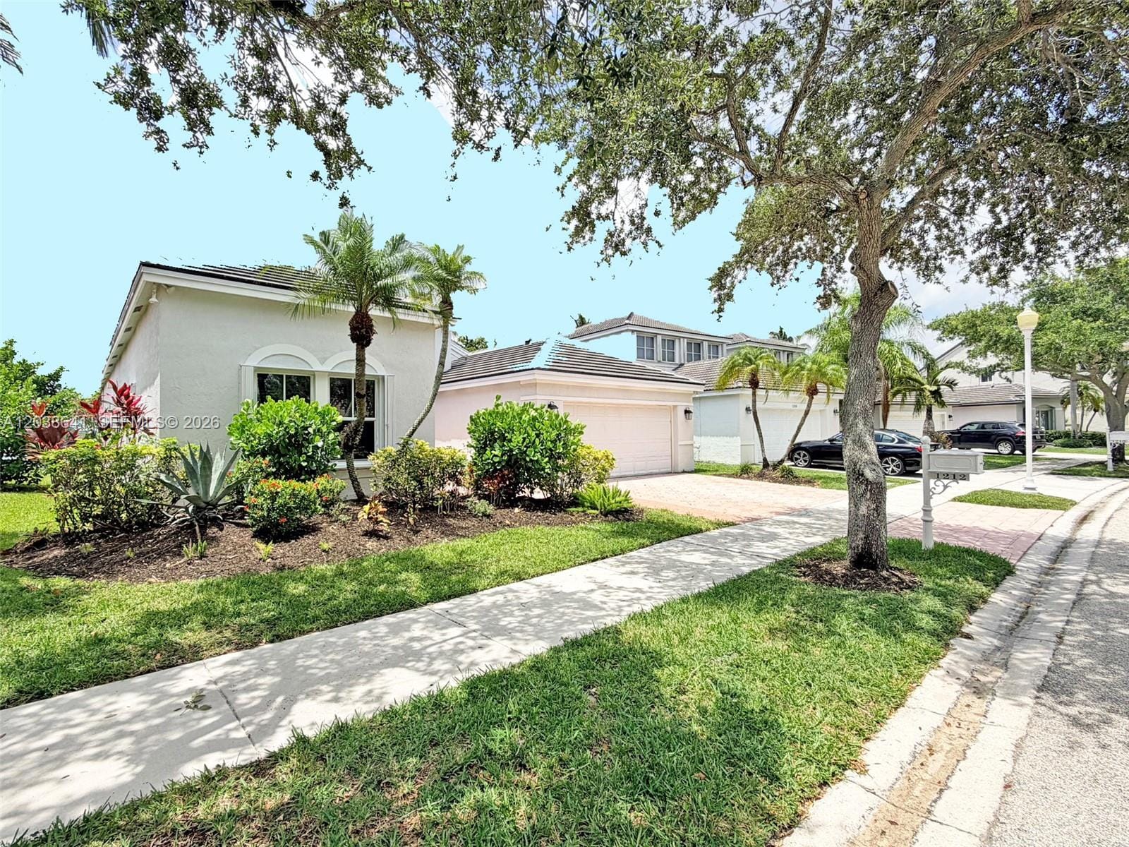 1212 Falls Boulevard, Weston, FL 33327 photo 2
