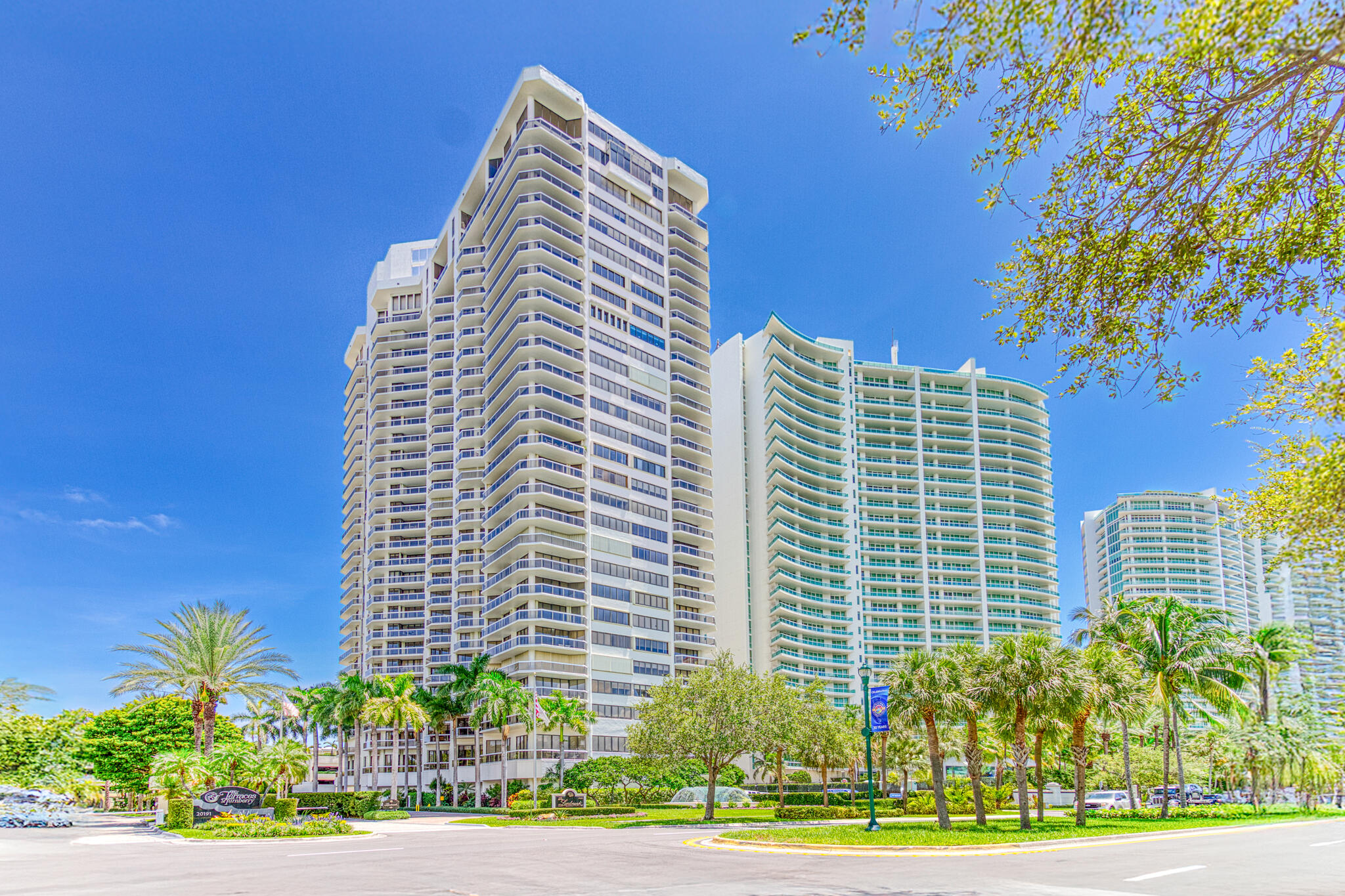 20185 E Country Club Drive 2006, Miami, FL 33180, Miami