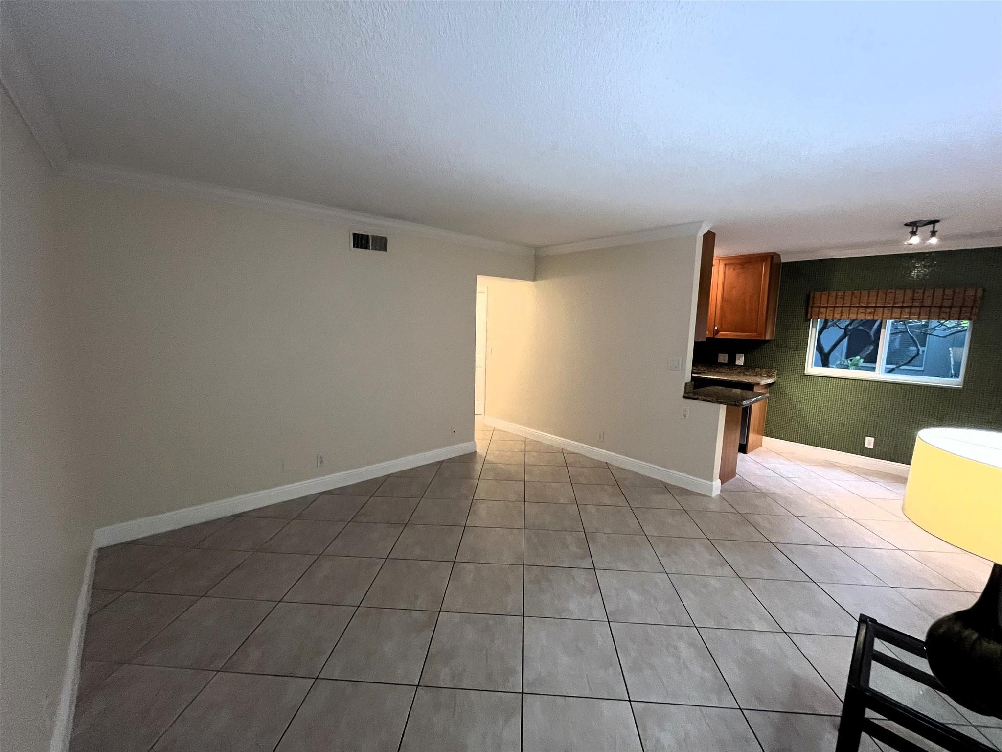 1460 NE 18th Street 104 — photo 11