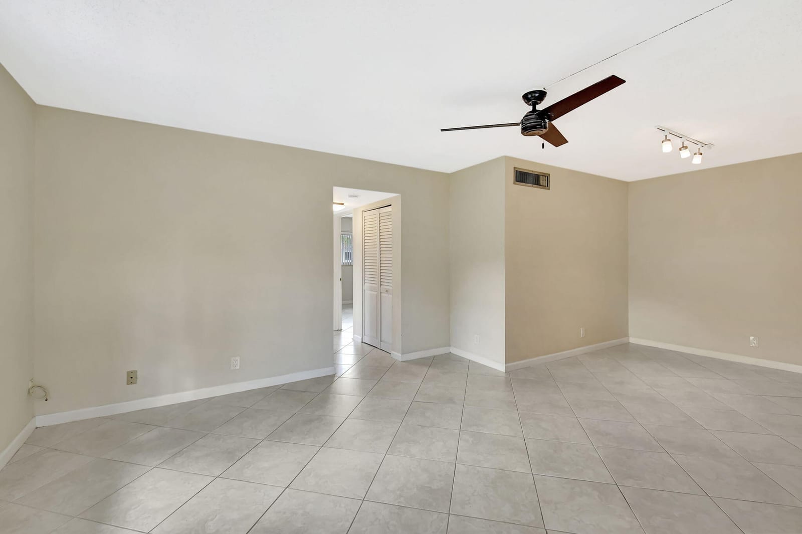 638 Snug Harbor Drive E11, Boynton Beach, FL 33435 photo 14
